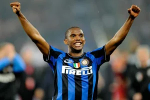 Yilin Afrikali Oyuncusu odulunu dort kez kazanan Samuel Eto o