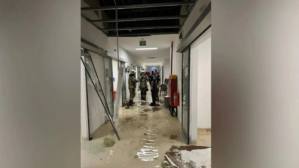 istanbulda bir hastanenin yenidogan unitesinde tavan coktu bebekler tahliye edildi el3j cover.jpg