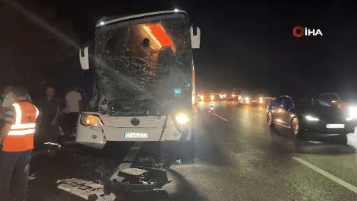 otobus tira arkadan carpti