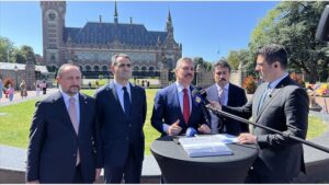 thumbs b c 57ac2d013bec03858a4c3b62f8e89e78