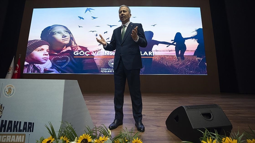 thumbs b c 792e5c1d66f877ccf747254008a1160a