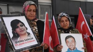 thumbs b c d77686177641d7b4b42a79b7e8aba359