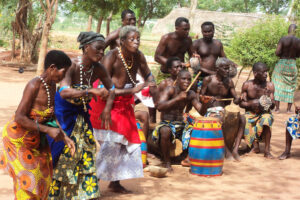 Afrika kabileleri arasinda en onemli rituellerden biri Gecis Ayini
