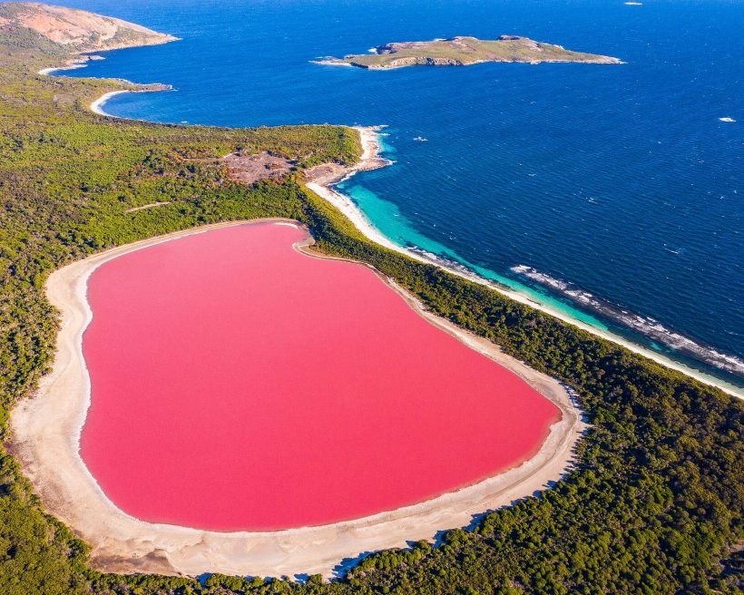 DEST AUSTRALIA LAKE HILLIER PINK LAKE GettyImages