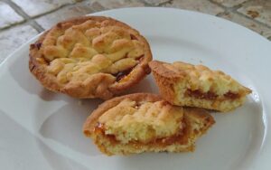 Guney Afrika mutfaginin sevilen tatlilarindan biri Hertzoggie