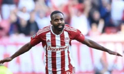 Santrfor mevkiinde oynayan Kongolu milli futbolcu Cedric Bakambu