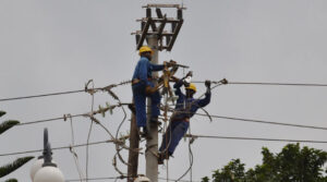 Kenya Elektrik Iletim Sirketi KETRACO 400kV Kenya Tanzanya elektrik iletim hattini tamamlayarak enerji vermeye basladi