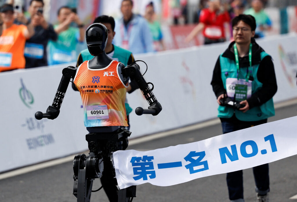 2025 04 19t025815z 438498506 rc2q0eaifagb rtrmadp 3 athletics china robots