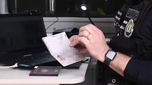 9ea0a6b7 9845 4176 bb3b fbf638b3798d main