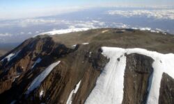 2005 10 31t120000z 238807377 pbeahunvsbd rtrmadp 3 kilimanjaro 20 1