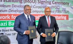 37f4181014523a5a61c4d7af832145859d57cea807a1fd1f6b934a1b00f568c1