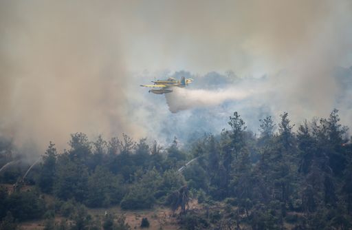 4dfb3ee00de7fe2a4435848b717cb9197e34ecebdff3da1df73ab69ea46111a3