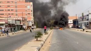 de358fedfe6d09b4b251be30a7b53993e764c26ebd71a45aeaa2018477605faa main