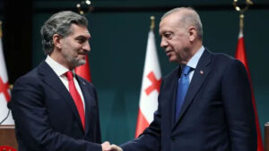 13b4db16d4857eb54abd7b36f03ef6e0fc9bdaea832ebd6080f387d3d19cf581 main