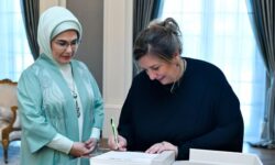 4992403f6b220c04703d98bb6422358f3bfcbed0549a5238de01784058869c0e