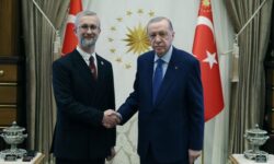 b8c36189501969bf0b44918d3658c62cb9abe17ca4d439988bd46d5e9b3a4e56