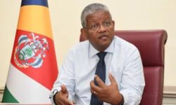 cf7d430ef4c055b613028d0c0ed2abcd0dd34f7c91f0b537cb100bcb33e66e34 main