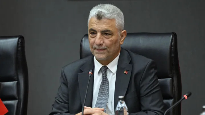 1758804291227 hb4b7b 0d956b14bf41a4c9e883e0d841dcf4b3929b265c4c6fd7e0fb6d4d8d23870fa0 main