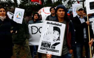 40abdb8a619566fc1f8ba456ca4b6f7733a82a0fa77dfa827de82cfe8ccd54ac