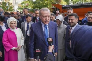 49b657a9512f43174fca687b9f0ba2bf2f26decebf64ba5ffdfec4626f5cdb5c