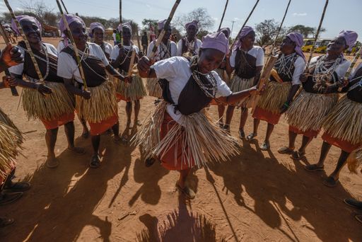 81e590c20611f345cebd29d72b86a72d8e805ddb20f22ace2bdd3c7d23ad9efb