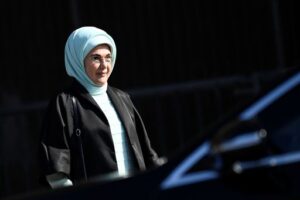 a8190cb2a5d41c1205a173e099d628ece37a275ae7871120c398eab70824eb43