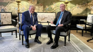 cc0acc5c921a62938e6efe88e9085468783a584f517a39f4917b54617d6bf197 main