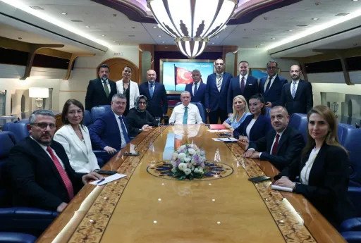 e409f3682500d9a2887bcf4370ba219c0dece3188f735c7b94b0ccd9a4203863