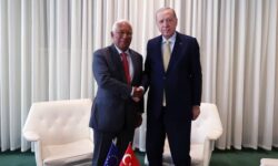 e811524557bd62defc85bebfb72340ee57e73bfe7106c67d1d3299c54d248758