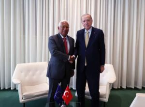 e811524557bd62defc85bebfb72340ee57e73bfe7106c67d1d3299c54d248758