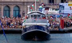 f17fcf538c778fbd065aefef68c736ce0f2ebc2d129c221ebf666aeff6ae42f1