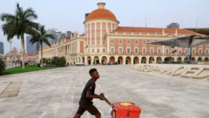 2025 05 21t162207z 1 lynxmpel4k0v5 rtroptp 3 angola economy main