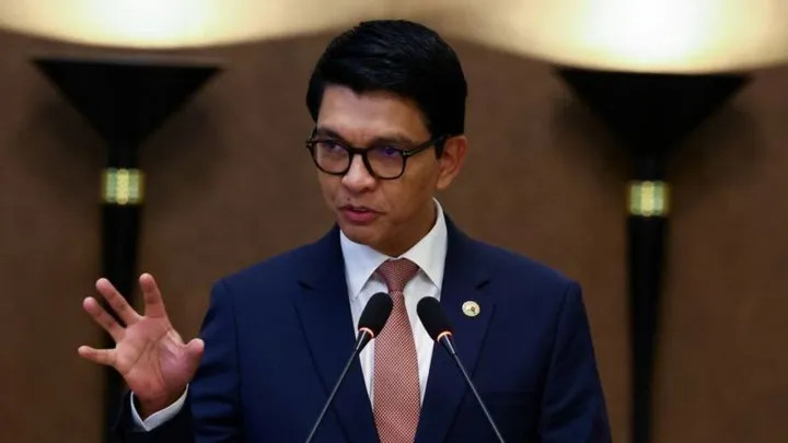 2025 10 06t212017z 1 lynxnpel950z9 rtroptp 3 madagascar protests primeminister main