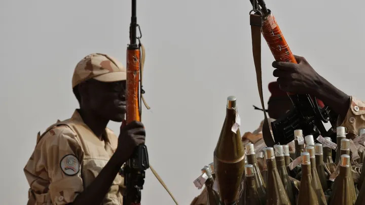 a517fdcbe3a1d1e294f53925d9f01a95cb882e99cf562a04c61c688bf5c4aff8 main