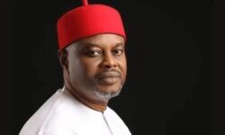 bbd51e3cf30bab3a92e94d2d562b5c39bd3d78fe28bba228970641d429feb001