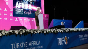 cee91a26b01acb7429b55422e41a1c916c2fda4481e0f29a7d9fa082ce64f498 main