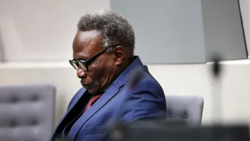 e697549ce64cedbb8a40715e67541193bbc8881828c3e20403e81759f427ddef