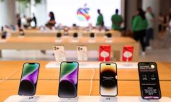 2025 10 15t083511z 1039687109 rc26g0aa1250 rtrmadp 3 apple india lobbying