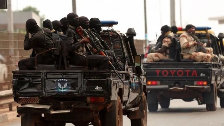 2025 11 26t205449z 1 lynxmpelap17k rtroptp 3 bissau security army main