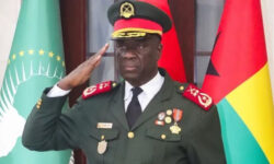 2025 11 27t192321z 1 lynxmpelaq0wu rtroptp 3 bissau security army main