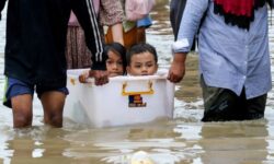 2025 11 28t134831z 582032671 rc2p5ia6nfda rtrmadp 3 asia weather indonesia