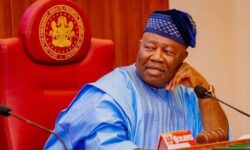 21561459 0 43 1456 820