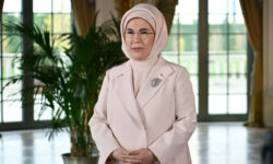 8e2a8d7ce0a137fd0156f85ec1506e811eef5081a118cd6cc9b464863765f559 main