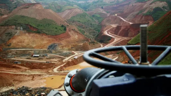 d9097c588fa51a18fbc23e9b7648a619b50eac9fa855670318e5cdbd6a3f0f1c main