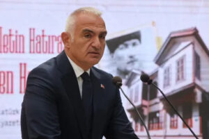 f7a85e1d6c09295a80d0d6f6b27e61cb9957c553c4b1e7f292b97fe76507984e