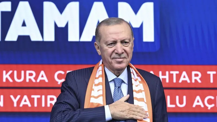 1eae1a2f06293a328c57313b7df7d7a167b2f0723b1b05b815c944a9886cb8c5 main