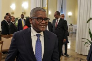 2025 11 12t162925z 63217581 rc28ggap24xm rtrmadp 3 zimbabwe investment dangote
