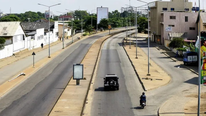 2025 12 07t120722z 1 lynxmpelb605q rtroptp 3 benin security main