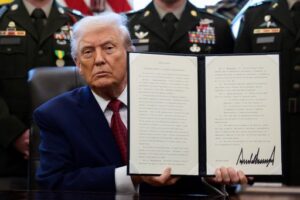 2025 12 15t204538z 2097384127 rc28hia8mt64 rtrmadp 3 usa trump