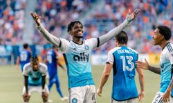 40f17edbd0681fd0b2788386aa284041447a1926db5fe216d1579c5cfc3fa585